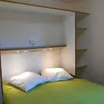 Cosy Avec Terrasse - 2 Chambres, 4 Personnes - Api-1-52-350 *